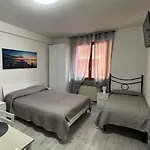 Your Outlet 4 *