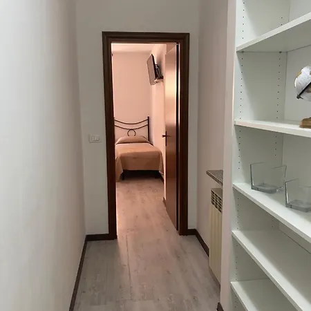 Your Outlet 4 *