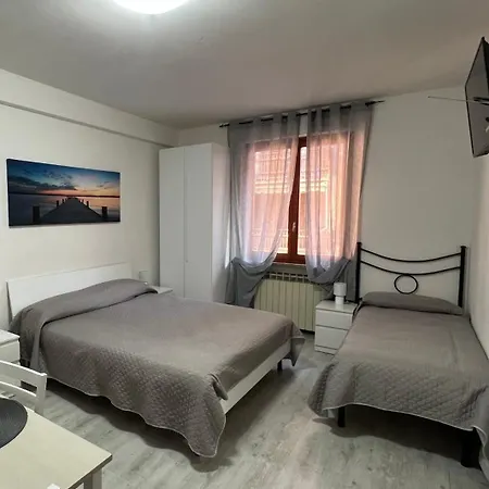 Your Outlet 4 *
